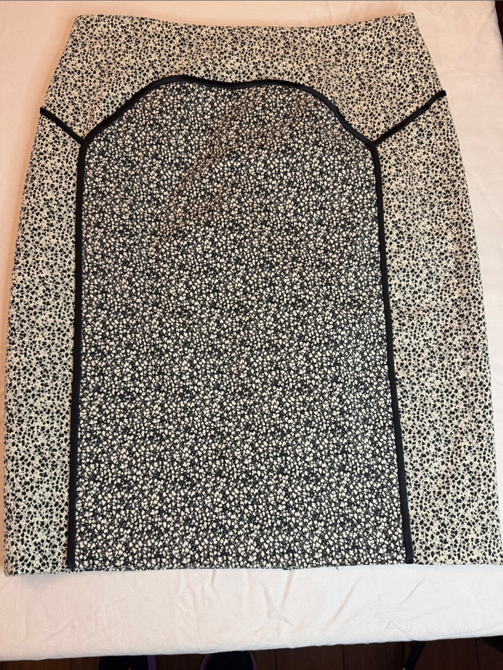 Halston Heritage Cream and Black Micro-Print Paneled Pencil Skirt